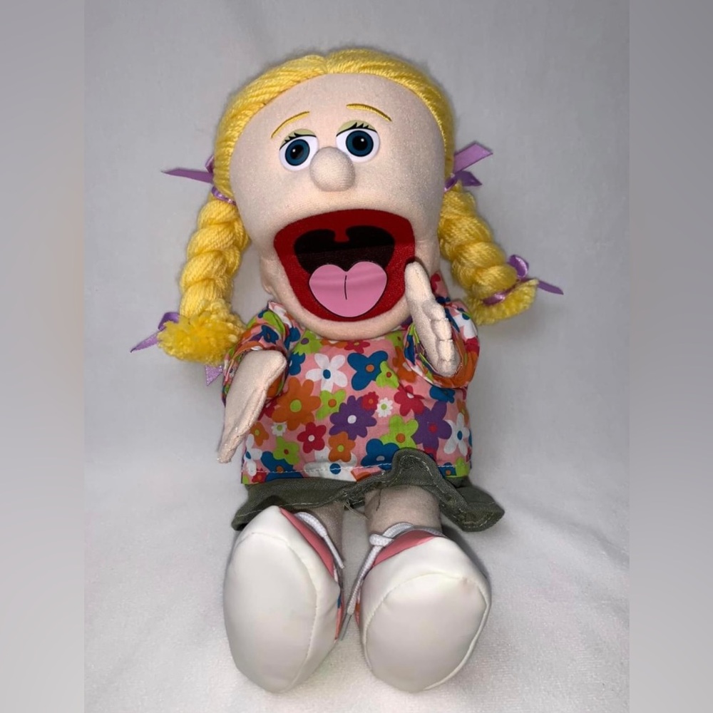Silly Puppets 30" Cindy Peach Girl Puppet